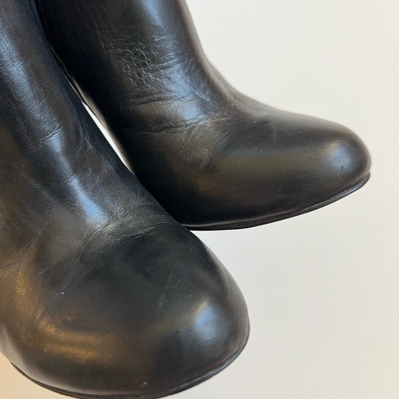 BCBGeneration Black Leather High Heel Booties 6.5 M - Picture 6 of 16